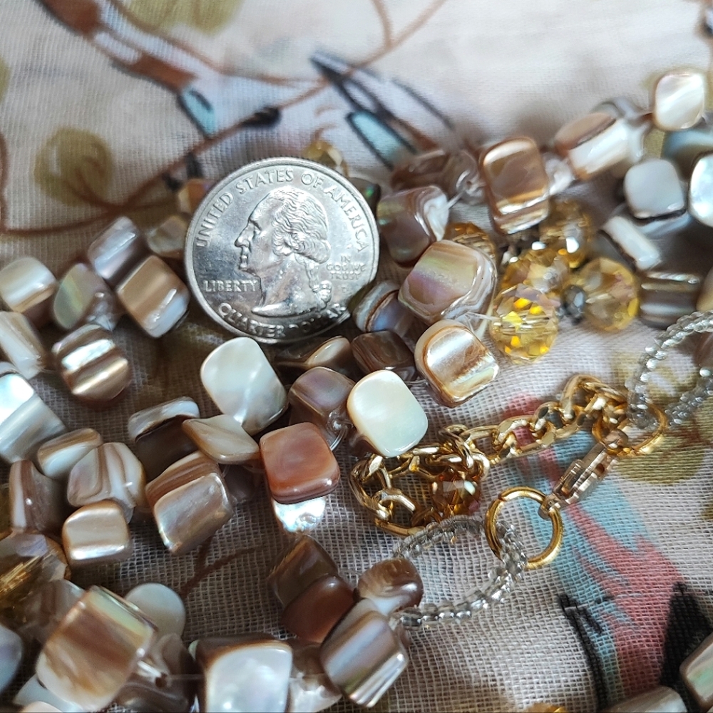 Mother of Pearl Seashell Sea Shell Extra Long Canary AB Beads Vintage Necklace - Picture 7 of 15